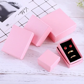 24pcs квадратна хартия бижута опаковка кутия високо качество 8 * 5 см розово колие пръстен обеци гривна подарък кутия за Свети Валентин