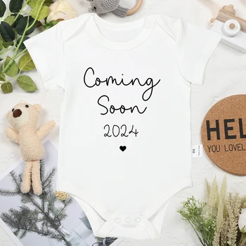 Coming Son 2024 Облекло за новородени Casual Creativity Момче момиче Onesies Естетика Къс ръкав Бял памук Мек детски гащеризон