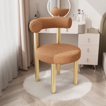 Грим столове Домашен стол за хранене Модерен прост стол за суета Girly сърце спалня тоалетка Холни столове Железни мебели