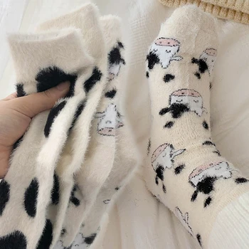 Крава място модел кадифе имитация норка тръба чорапи за жени зимата плюшени топло дома спи чорап сладък карикатура трикотаж Harajuku