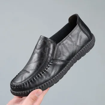 Черна кожа ежедневни обувки против хлъзгане мода спортен човек мокасини плитка дишаща шиене мъжки обувки свободно време кръгла глава мъжки обувки